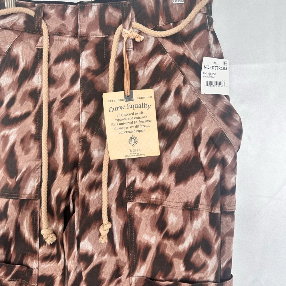 NWT Democracy “Ab”‎ Technology Skyrise Cargo Pants Leopard Print Size 6 - Picture 5 of 13